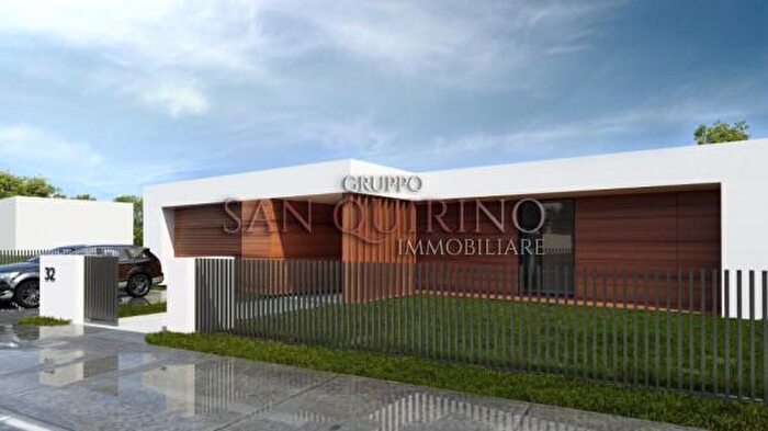 Casa quadrilocale in vendita in Via Olimpia Rossi Savio, Mirandola