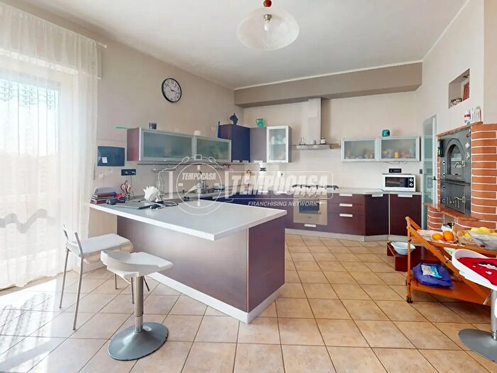 Casa con 6 locali in vendita in Via Torino, Candiolo