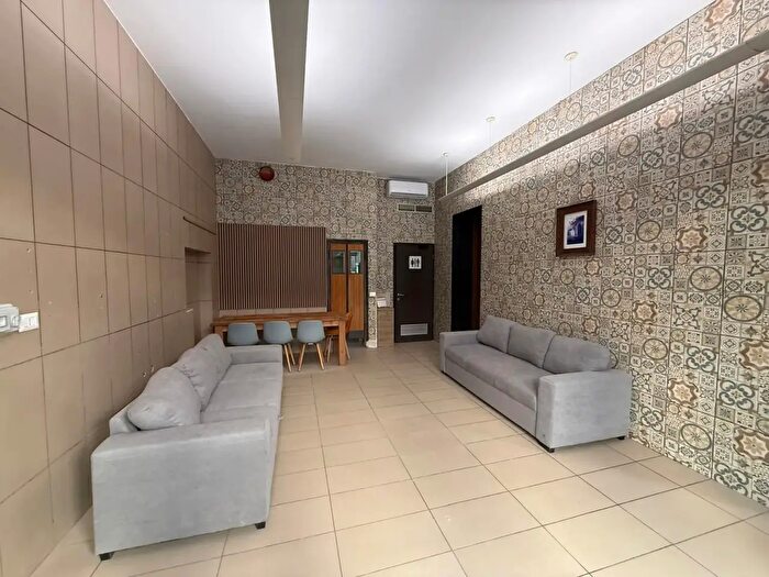 Appartamento trilocale in vendita in Via Carloni, Como