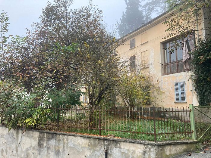 Casa con 11 locali in vendita in Via Raffaldi, Ozzano Monferrato