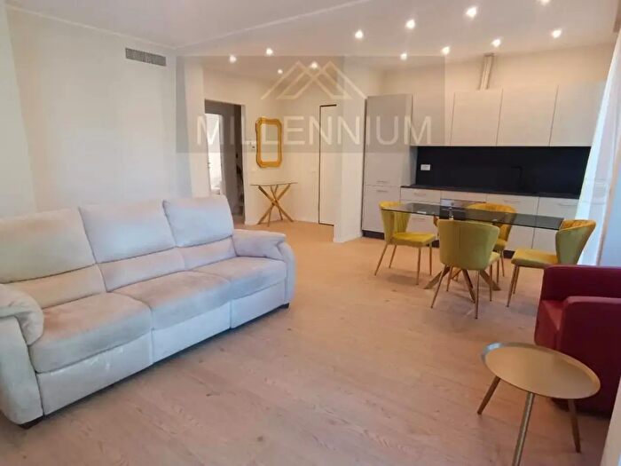 Appartamento trilocale in vendita in Arona