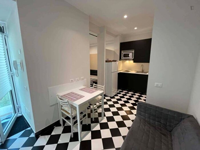 Appartamento trilocale in affitto in Via Privata Chioggia, Turro, Milano