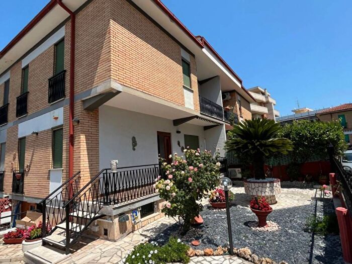 Casa quadrilocale in affitto in Via Olanda, Centro, Sabaudia
