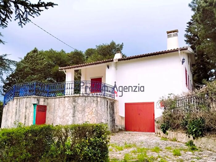 Casa con 6 locali in vendita in Martina Franca