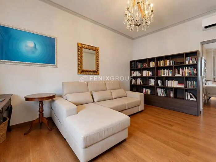 Appartamento trilocale in vendita in Via Giovanni Pierluigi da Palestrina, Milano