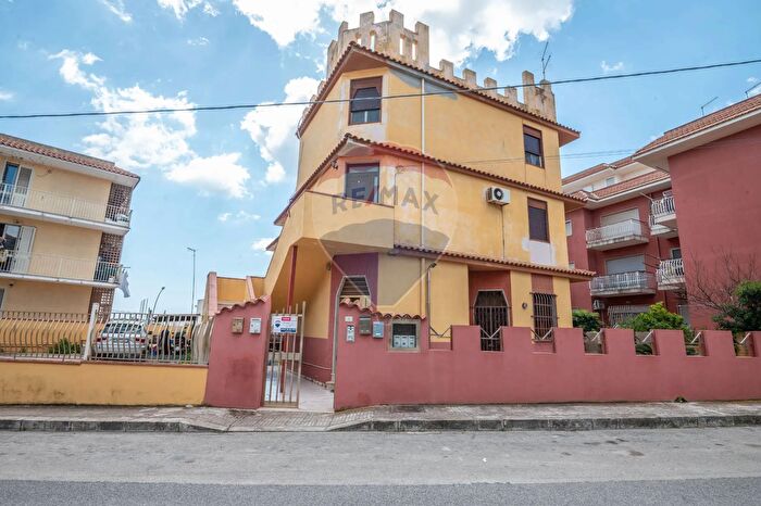 Appartamento con 7 locali in vendita in Via Agrigento, Pachino