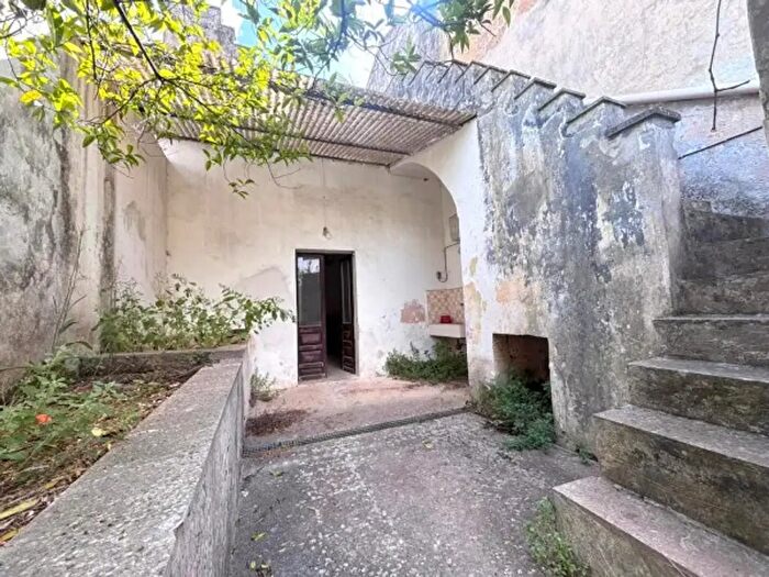 Appartamento con 6 locali in vendita in Via Scalella, Miggiano