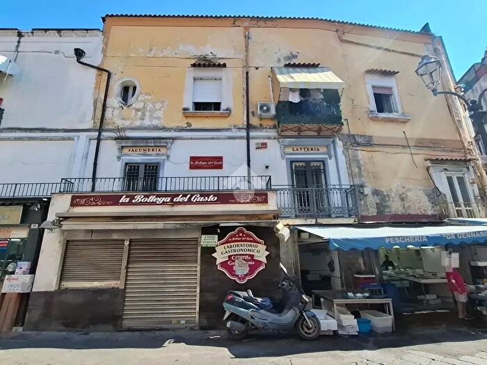 Appartamento trilocale in vendita in Via Guglielmo Marconi, Portici