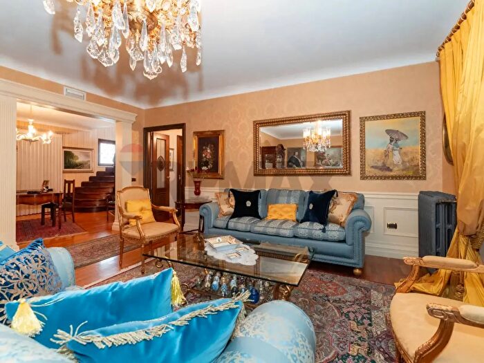 Appartamento con 7 locali in vendita in Via Carlo Levi, Randazzo