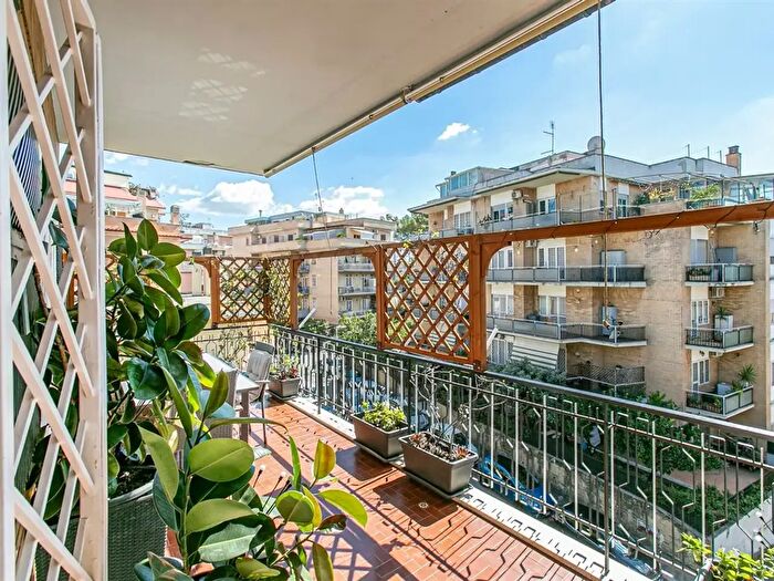 Appartamento trilocale in vendita in Via dei delle Bitta, Roma