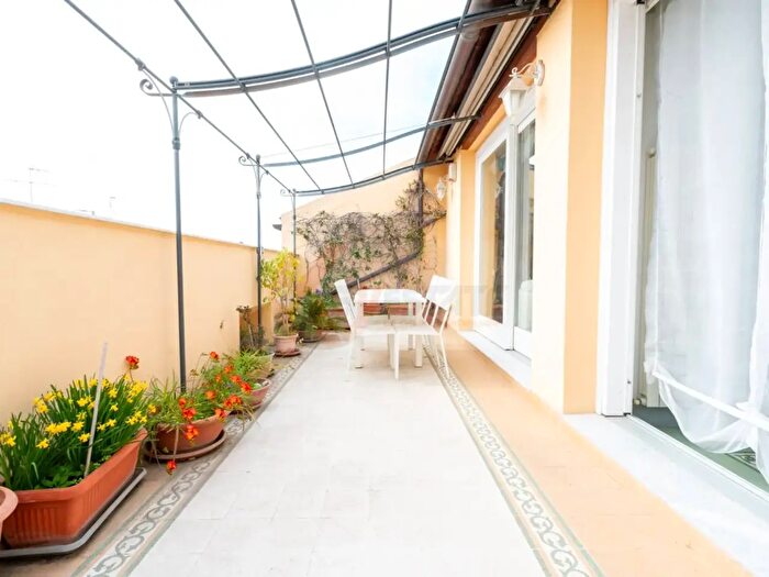 Appartamento con 7 locali in vendita in Via Manno, Sassari