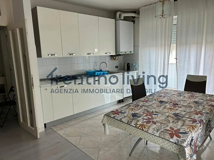 Appartamento trilocale in vendita in Via Trento, Mezzolombardo