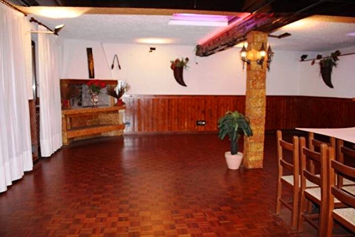 Casa trilocale in affitto in Via Butonia, Carobbio, Carobbio degli Angeli