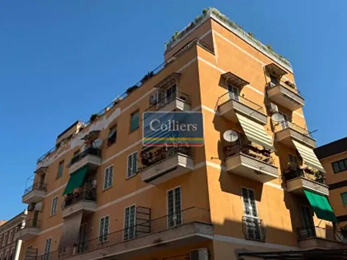 Appartamento trilocale in vendita in Via Ascanio Fenizi, Roma