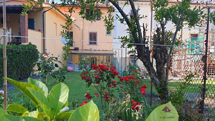 Casa con 5 locali in vendita in Via della Boccaccia, Capannori