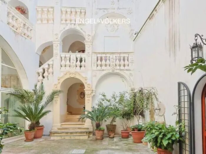 Casa con 6 locali in vendita in Via Crocefisso, Salve