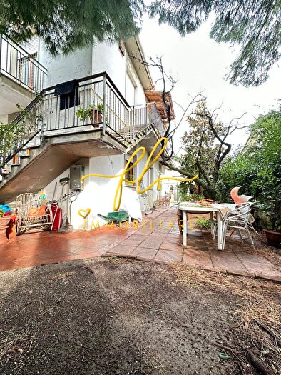 Appartamento con 6 locali in vendita in Cecina