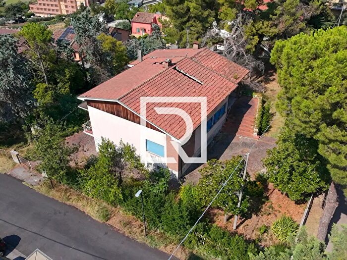 Casa con 6 locali in vendita in Decio Raggi, Longiano