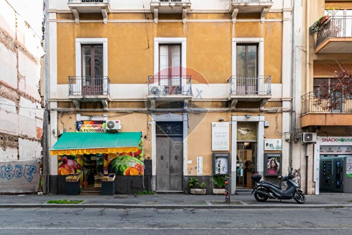 Appartamento trilocale in vendita in Viale della Libertà, Catania