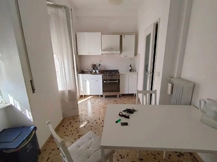 Appartamento quadrilocale in affitto in Via Ippolito Rosellini, Pisa