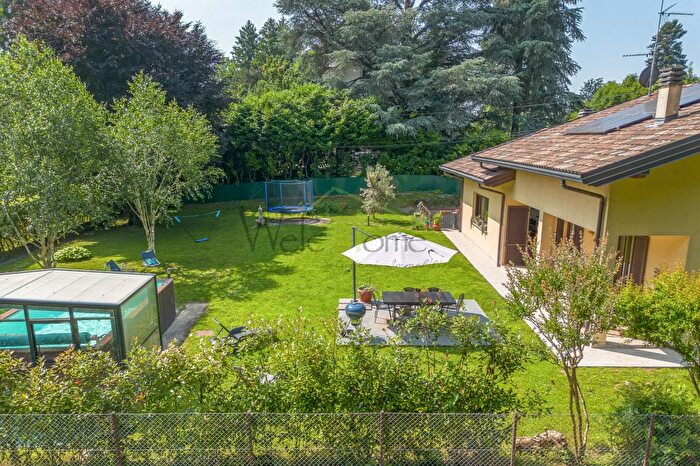 Casa con 5 locali in vendita in Albavilla Via Saruggia, Albavilla