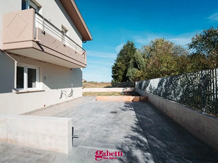 Appartamento trilocale in vendita in Strada Statale Snc, San Salvo