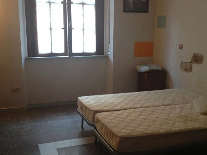 Appartamento trilocale in affitto in Via Borgo Stretto, Pisa