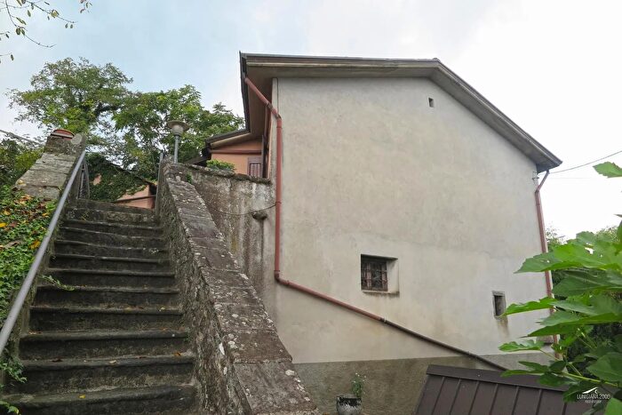 Casa con 5 locali in vendita in Mulazzo