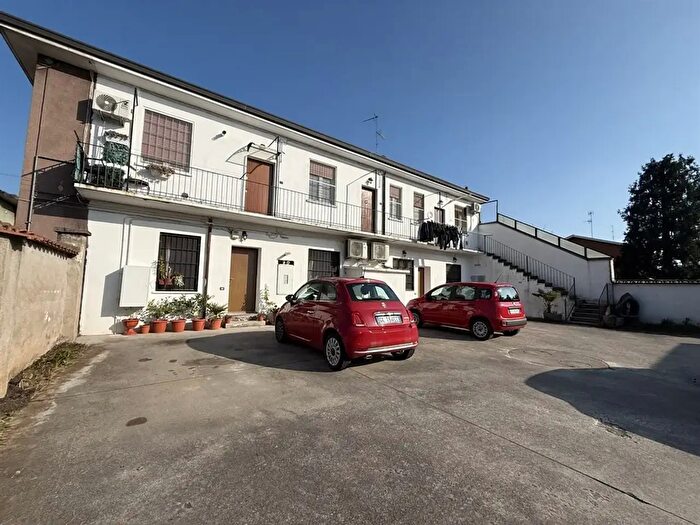 Appartamento trilocale in vendita in Via Tito Speri, Vittuone