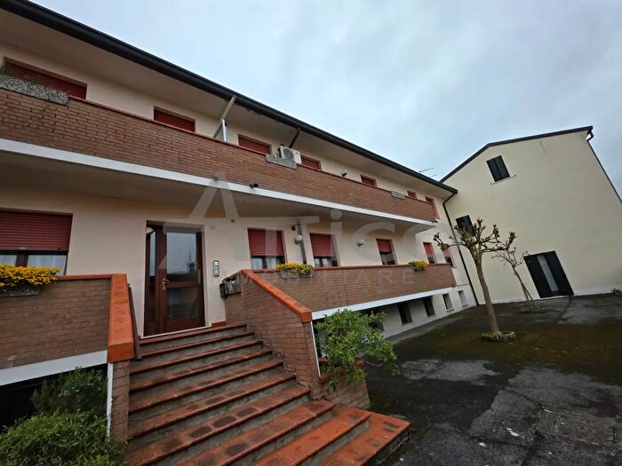 Appartamento con 5 locali in vendita in Crespino