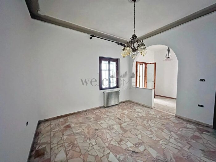 Casa con 6 locali in vendita in Campi Bisenzio