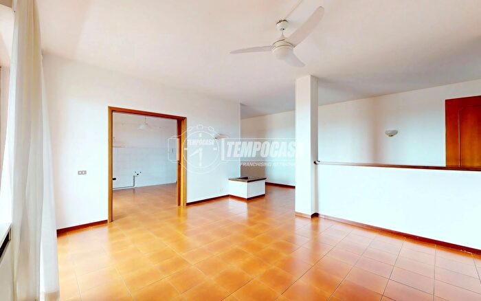 Appartamento trilocale in vendita in Via Belvedere, Besana In Brianza