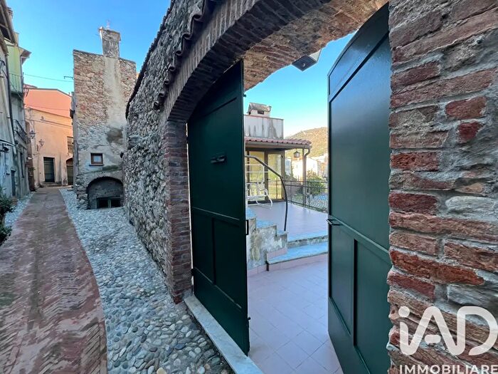 Casa con 5 locali in vendita in Via Baccio Emanuele Maineri a, Toirano
