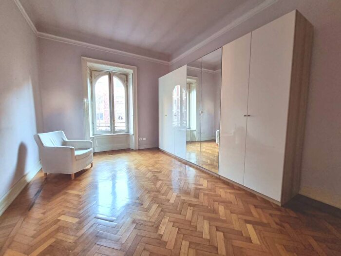 Appartamento trilocale in affitto in Via Archimede, Indipendenza, Milano