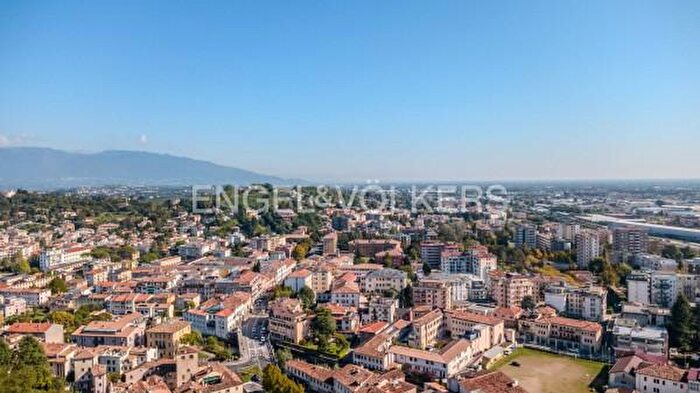 Appartamento con 5 locali in vendita in Viale Luigi Spellanzon, Conegliano