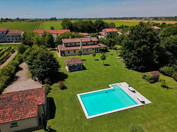 Casa con 9 locali in vendita in Via Bosco, Musile Di Piave