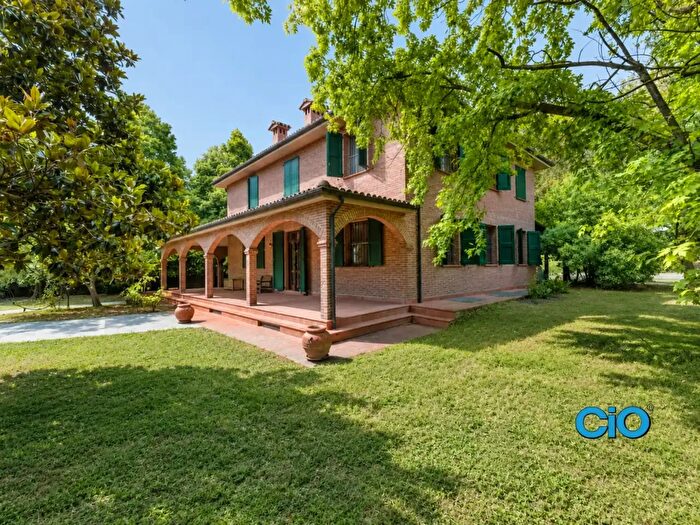 Casa con 13 locali in vendita in Pieve Di Cento