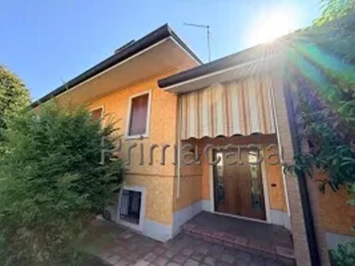 Casa con 8 locali in vendita in Via Respighi, Cologna Veneta