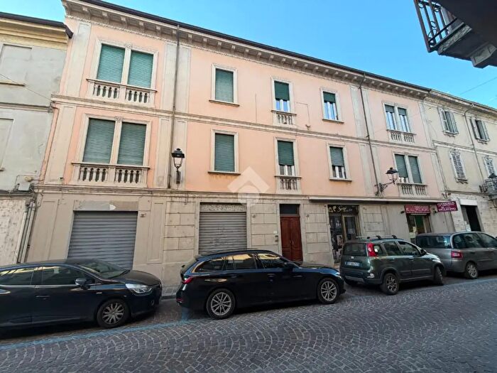 Appartamento trilocale in vendita in Via Emilia, Broni