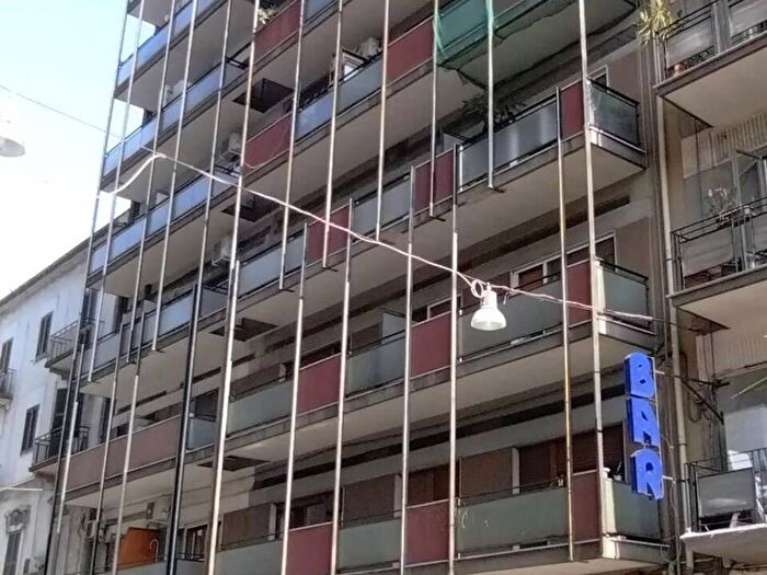 Appartamento trilocale in affitto in Via Cesare Battisti, Tre Carrare, Taranto