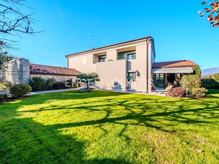 Casa con 6 locali in vendita in Via Udine, San Pietro Di Feletto