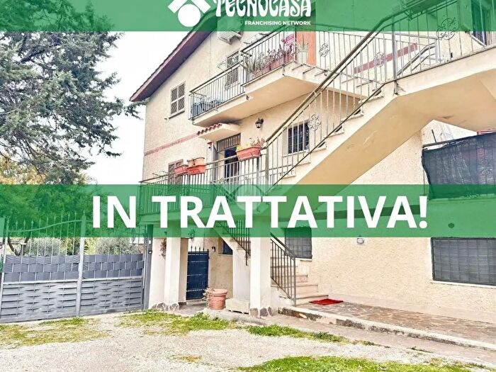 Appartamento trilocale in vendita in Via delle Palme, Anguillara Sabazia