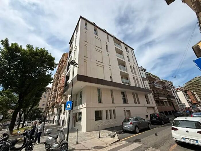 Appartamento bilocale in vendita in Piazzale Carlo Archinto, Milano