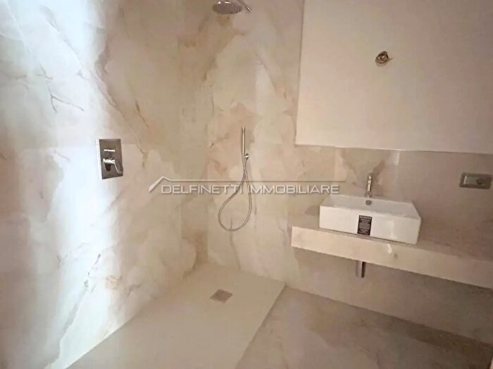 Appartamento trilocale in vendita in Corso Enotria, Alba