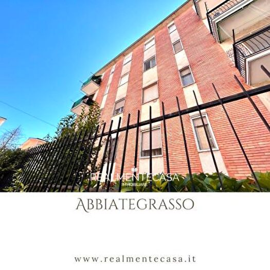 Appartamento trilocale in vendita in Via Legnano, Abbiategrasso