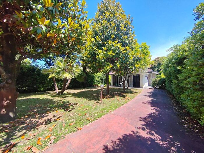 Casa con 6 locali in affitto in Via Colombo, Pietrasanta