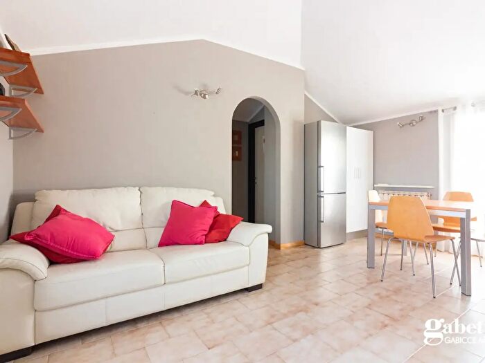 Appartamento trilocale in vendita in Via Mameli, Gabicce Mare