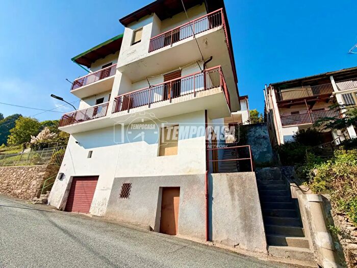 Casa con 5 locali in vendita in Borgata Roccette, Giaveno