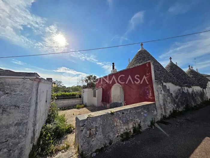 Casa trilocale in vendita in Via Sant' Elia SNC, Locorotondo