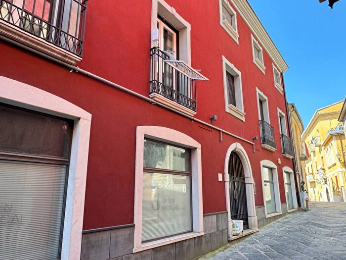 Appartamento trilocale in affitto in Via Manfredi di Svevia, Centro Storico, Benevento